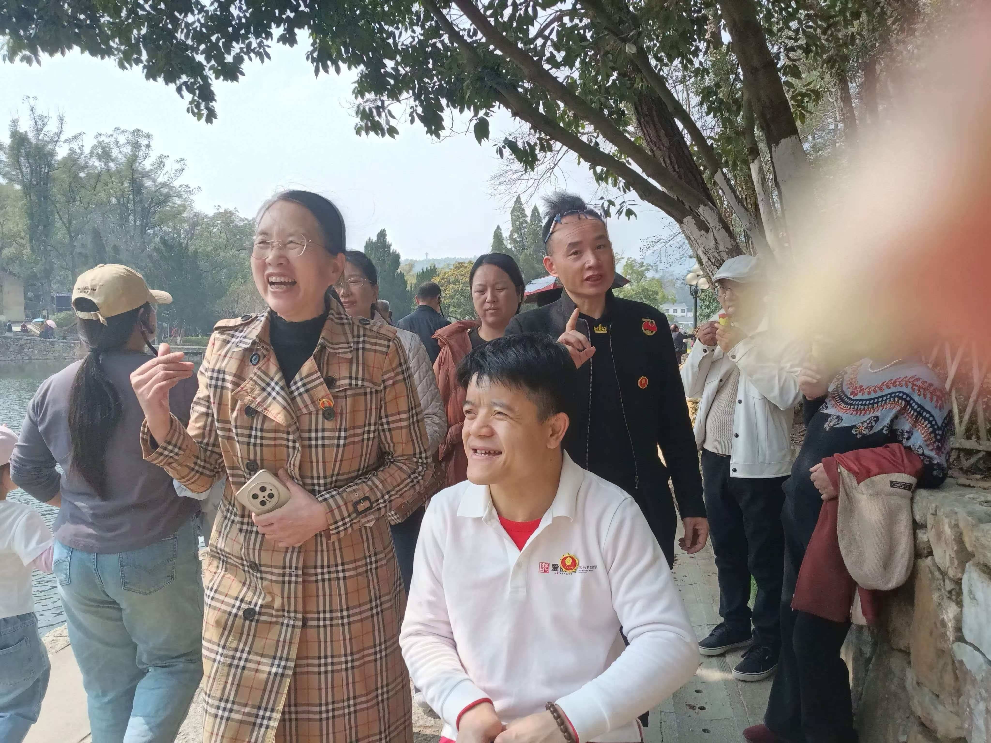 梁耀烽:苦难也有童话 十亿分之一的奇迹-图片2