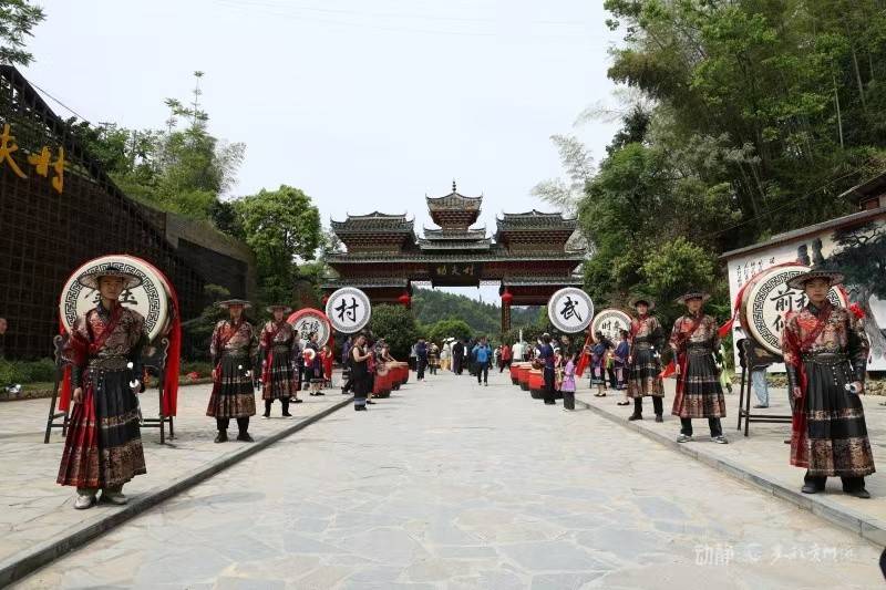 贵州村武天柱县“功夫村”开擂 世界冠军张美煊受聘名誉总教头-图片4