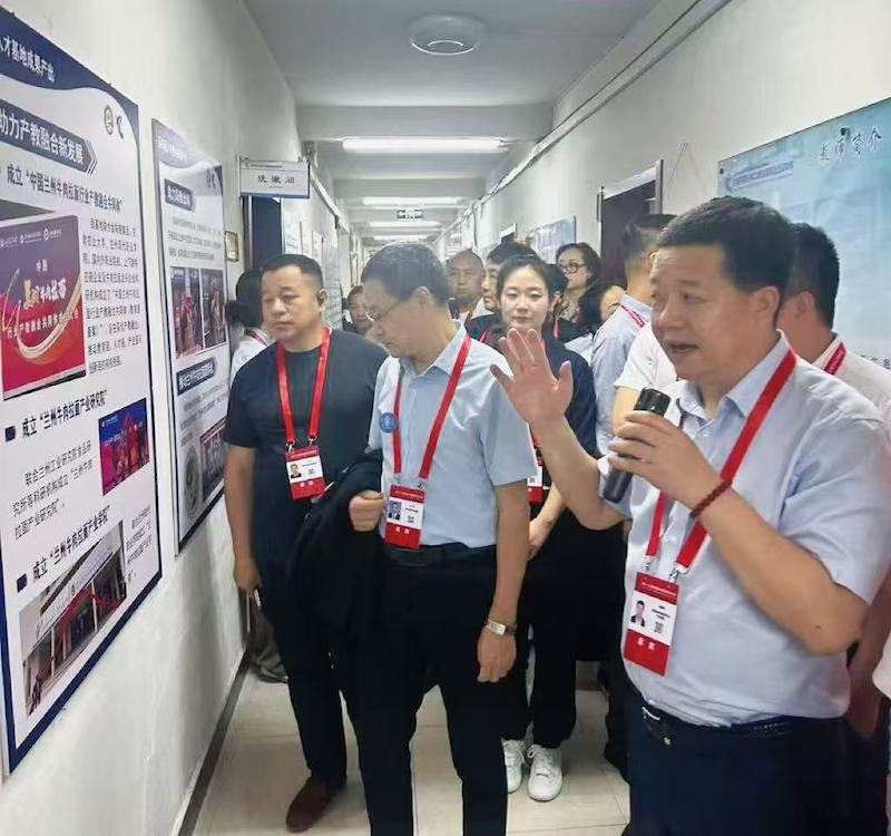 “创业中华·筑梦陇原”2026“侨助千企万品出海”甘肃对接活动暨“一带一路”兰州牛肉拉面合作发展大会在兰州举办-图片13