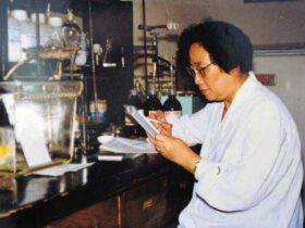 “共和国勋章”获得者——屠呦呦