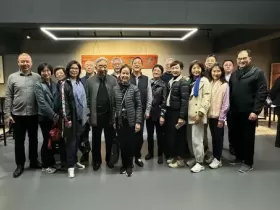 香港曹其镛率团又双叒叕来宁波打卡“嘉木明韵”艺术馆