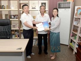 海南省侨联文化交流团访问老挝