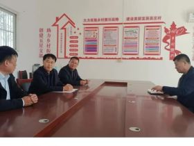 河南周口市黄泛区党工委书记张晓深入东部社区走访调研
