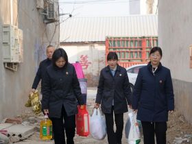 河南商水县人民检察院 “爱心妈妈”送温暖 孤儿寒冬感深情