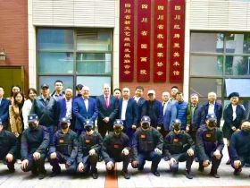 四川省文艺两新人才创新与产业发展孵化园区招商考察座谈会在成都举行