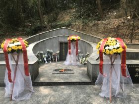 侨乡江门：人潮花海致敬抗日烈士陈冠时