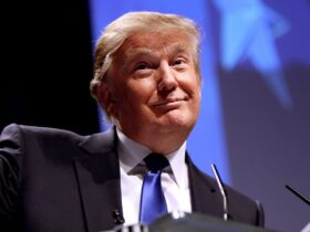 特朗普提主张：美国和欧盟同时取消所有关税