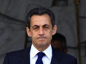 法国前总统突访莫斯科 承认对普京有好感