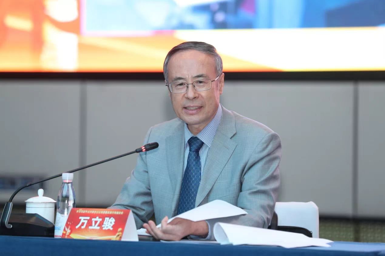 中国侨联召开学习习近平经济思想促进高质量发展侨商座谈会 万立骏出席并讲话 
